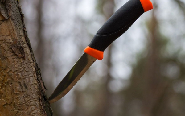 Нож Moraknive Companion F Serrated (S) (оранжевый / черный; нержавеющая сталь)